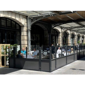 https://www.techni-contact.ovh/ressources/images/produits/merchandising/paravents-de-terrasse-4468795-1.jpg - Aluminium / Verres -