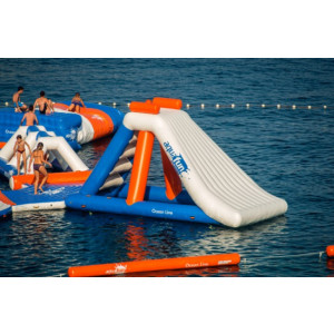 https://www.techni-contact.ovh/ressources/images/produits/merchandising/parc-aquatique-340-personnes-12242268-1.jpg - Dimensions : L 65 m x l 51 m