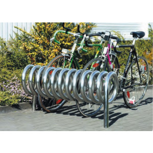 https://www.techni-contact.ovh/ressources/images/produits/merchandising/parking-velos-en-inox-8408935-1.jpg - Largeur : 1220 mm - Capacité : 5 vélos - Acier inox - 2 modèles disponible