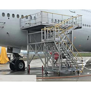 https://www.techni-contact.ovh/ressources/images/produits/merchandising/passerelle-maintenance-aeronautique-2286518-1.jpg - Sur mesure - À hauteur variable