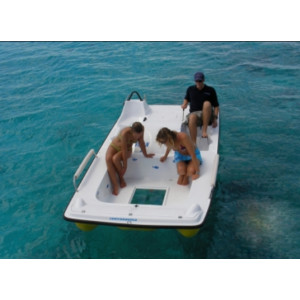 https://www.techni-contact.ovh/ressources/images/produits/merchandising/pedalo-a-vision-sous-marine-6200297-1.jpg - Capacité : 2 à 5 places