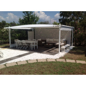 https://www.techni-contact.ovh/ressources/images/produits/merchandising/pergola-decouvrable-4563168-1.jpg - Structure en aluminium