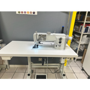https://www.techni-contact.ovh/ressources/images/produits/merchandising/piqueuse-industrielle-triple-entrainement-78374259-1.jpg - Vitesse de couture: max. 3000 pts/min