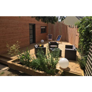 https://www.techni-contact.ovh/ressources/images/produits/merchandising/plancher-en-bois-pour-terrasses-59445472-1.jpg - Plusieurs revêtements de sol pour la terrasse