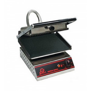 https://www.techni-contact.ovh/ressources/images/produits/merchandising/plaque-panini-lisse-15963259-1.jpg - Capacité utile (mm) : 340 x 280 surface grill
