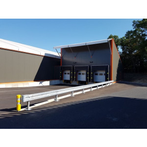 https://www.techni-contact.ovh/ressources/images/produits/merchandising/plate-forme-logistique-modulaire-et-demontable-51291817-1.jpg - bâtiment avec charpente aluminium et membrane composite