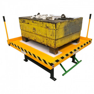https://www.techni-contact.ovh/ressources/images/produits/merchandising/plateau-tournant-simple-mecanique-1500kg-180-35769295-1.jpg - Charge max (CMU) : 1500 kg - Système rotation : à 180° couronne à billes