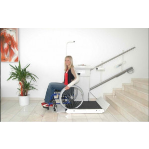 https://www.techni-contact.ovh/ressources/images/produits/merchandising/plateforme-inclinee-pour-escalier-droit-71827297-1.jpg - Plateforme élévatrice PMR