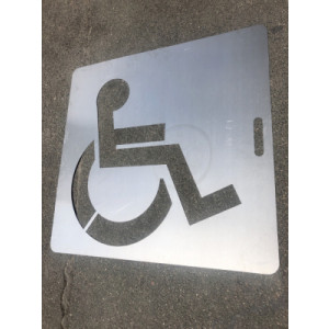 https://www.techni-contact.ovh/ressources/images/produits/merchandising/pochoir-pour-place-de-parking-pmr-74725254-1.jpg - Matière : Aluminium