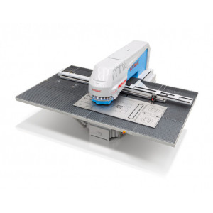 https://www.techni-contact.ovh/ressources/images/produits/merchandising/poinconneuse-a-cnc-77771117-1.jpg - Capacité de poinçonnage : 300 kN