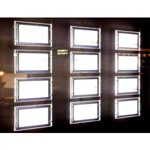 https://www.techni-contact.ovh/ressources/images/produits/merchandising/porte-affiche-led-3-colonnes-15493674-1.jpg - Vitrine led, 3 colonnes