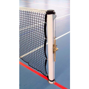 https://www.techni-contact.ovh/ressources/images/produits/merchandising/poteaux-terrain-de-tennis-en-aluminium-plastifie-a-sceller-hauteur-107-m-tube-carre-ou-rond-17939794-1.jpg - Hauteur hors sol: 1.07m - carré ou rond - treuil à crémaillère - A sceller