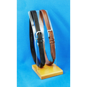 https://www.techni-contact.ovh/ressources/images/produits/merchandising/presentoir-a-ceintures-en-bois-et-plexiglas-14727869-1.jpg - Hauteur : 42 cm - Largeur du socle bois : 16 cm