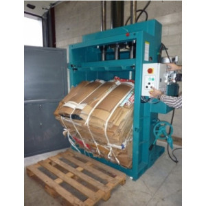 https://www.techni-contact.ovh/ressources/images/produits/merchandising/presse-a-balles-force-60-tonnes-3711557-1.jpg - Pression de compactage 60 Tonnes