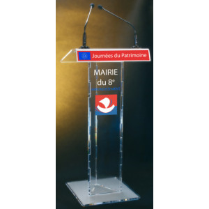 https://www.techni-contact.ovh/ressources/images/produits/merchandising/pupitre-de-conference-en-plexiglass-54254196-1.jpg - Dimensions (H x L x P) : 102 x 50 x 45 cm