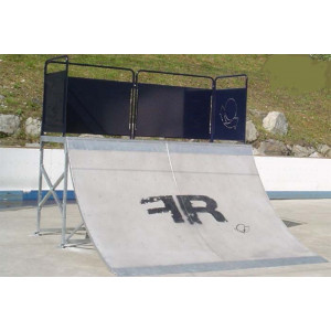 https://www.techni-contact.ovh/ressources/images/produits/merchandising/quarter-lanceur-de-skate-16196388-1.jpg - Hauteur à table : 1.10 à 2 m - Largeur : 3 à 4.50 m - Longueur : 3.04 à 3.40 m