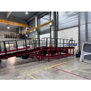 https://www.techni-contact.ovh/ressources/images/produits/merchandising/rampe-de-chargement-fixe-avec-niveleur-occasion-en-tres-bon-etat-8-tonnes-securisee-conforme-ce-91477269-1.jpg - Optimisez vos opérations logistiques avec une rampe de chargement fiable et robuste !