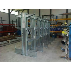 https://www.techni-contact.ovh/ressources/images/produits/merchandising/rayonnage-cantilever-pour-charges-longues-et-mi-lourd-6115414-1.jpg - Bras réglables en hauteur