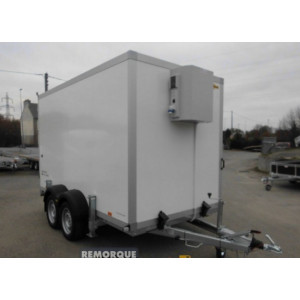 https://www.techni-contact.ovh/ressources/images/produits/merchandising/remorque-fourgon-a-frigo-71378297-1.jpg - Remorque fourgon à frigo à 2 ESSIEUX