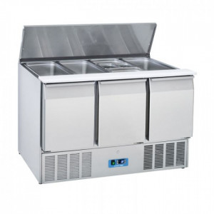 https://www.techni-contact.ovh/ressources/images/produits/merchandising/saladette-refrigeree-2-3-portes-10114581-1.jpg - Puissance : 143 / 230 W - Poids : 85 / 96 Kg