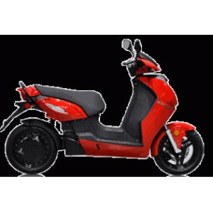 https://www.techni-contact.ovh/ressources/images/produits/merchandising/scooter-electrique-occasion-50cc-14882184-1.jpg - Poids à vide : de 134 à 138 kg