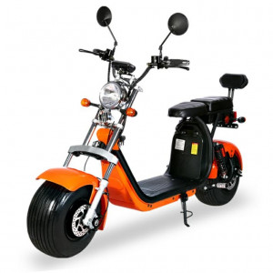 https://www.techni-contact.ovh/ressources/images/produits/merchandising/scooter-street-electrique-1500w-847117-1.jpg - Vitesse Max : 45 km/H