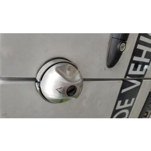 https://www.techni-contact.ovh/ressources/images/produits/merchandising/serrure-pour-vehicule-utilitaire-97314273-1.jpg - Serrures de sécurité pour sécuriser les fourgons contre le vol