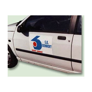 https://www.techni-contact.ovh/ressources/images/produits/merchandising/signalisation-magnetique-pour-vehicule-9235608-1.jpg - Sur mesure