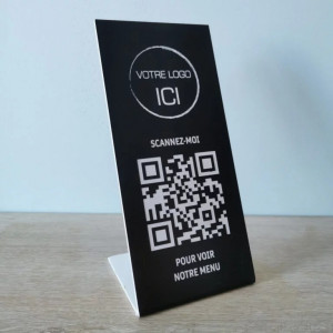 https://www.techni-contact.ovh/ressources/images/produits/merchandising/support-qr-code-avec-logo-pour-scanner-menu-22377745-1.jpg - Matériau : Plastique acrylique de couleur noir