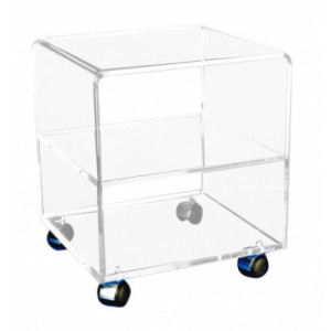https://www.techni-contact.ovh/ressources/images/produits/merchandising/table-d-appoint-plexi-a-roulettes-4593025-1.jpg - Plexiglass épaisseur 1 et 1.5 cm - Dimensions : 433/39 cm - Hauteur totale : 49 cm - 4 roulettes
