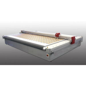 https://www.techni-contact.ovh/ressources/images/produits/merchandising/table-de-decoupe-numerique-grand-format-jusqu-a-5345-mm-x-7400-mm-51719217-1.jpg - Jusqu'à 5345 mm x 7400 mm