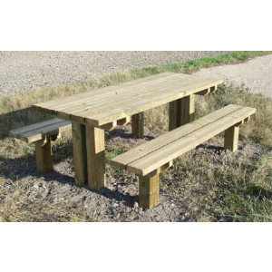 https://www.techni-contact.ovh/ressources/images/produits/merchandising/table-de-pique-nique-en-bois-a-sceller-4645488-1.jpg - Longueur : 2000 mm - Pin traité - A sceller ou à poser