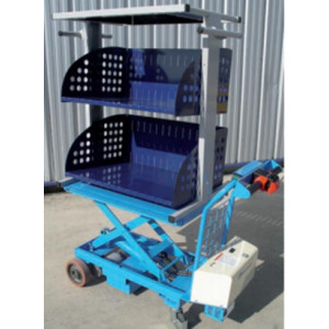 https://www.techni-contact.ovh/ressources/images/produits/merchandising/table-elevatrice-mobile-motorisee-16581843-1.jpg - Capacité : 400 kg