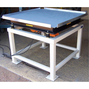 https://www.techni-contact.ovh/ressources/images/produits/merchandising/table-vibrante-sur-mesure-14374308-1.jpg - Table vibrante industrielle pour tassage, ébullage matières