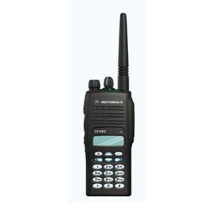 https://www.techni-contact.ovh/ressources/images/produits/merchandising/talkie-walkie-motorola-gp380-1737625-1.jpg - Nombre de canaux : 255