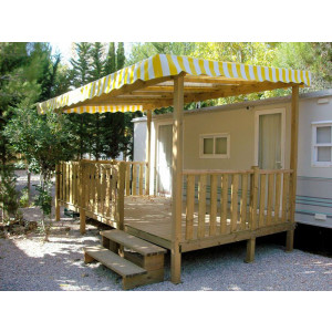 https://www.techni-contact.ovh/ressources/images/produits/merchandising/terrasse-bois-mobilhome-couverte-4765972-1.jpg - Surface : 13,50 m2 - couverte