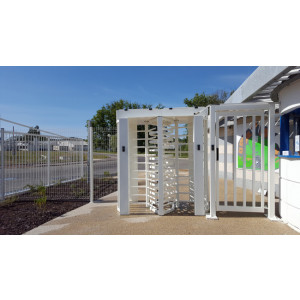 https://www.techni-contact.ovh/ressources/images/produits/merchandising/tourniquets-electromecaniques-exterieur-ou-interieur-7355324-1.jpg - Les tourniquets pleine hauteur Frontier Pitts sont des obstacles piétons permettant la gestion et la sécurisation de vos accès