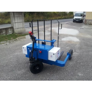 https://www.techni-contact.ovh/ressources/images/produits/merchandising/transpalette-electrique-tout-terrain-86587343-1.jpg - Capacité de charge de 1500 kg