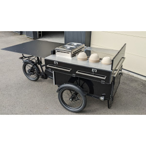 https://www.techni-contact.ovh/ressources/images/produits/merchandising/triporteur-cuisine-mobile-34744174-1.jpg - Une cuisine mobile pensée par et pour des cuisiniers