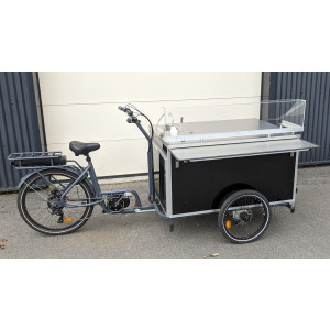 https://www.techni-contact.ovh/ressources/images/produits/merchandising/triporteur-street-food-14414432-1.jpg - Servir une variété de plats et de boissons, en fonction des équipements installés