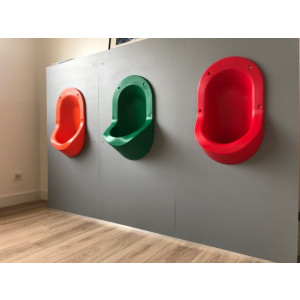 https://www.techni-contact.ovh/ressources/images/produits/merchandising/urinoir-sans-eau-incassable-10759701-1.jpg - Urinoir nouvelle génération. Sans eau en polyéthylène rotomoulé. Multiple coloris. Installable en intérieur comme en extérieur. Matériau recyclable.
