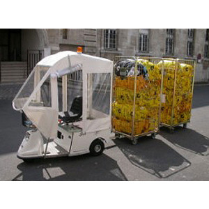 https://www.techni-contact.ovh/ressources/images/produits/merchandising/vehicule-utilitaire-electrique-de-traction-7038530-1.jpg - Capacité de traction : 2 Tonnes
