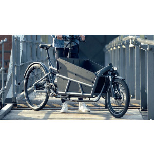 https://www.techni-contact.ovh/ressources/images/produits/merchandising/velo-biporteur-electrique-22727729-1.jpg - Charge : 200 kg