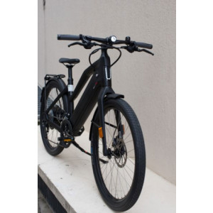 https://www.techni-contact.ovh/ressources/images/produits/merchandising/velo-route-electrique-45-km-h-928411-1.jpg - Obligation de porter un casque