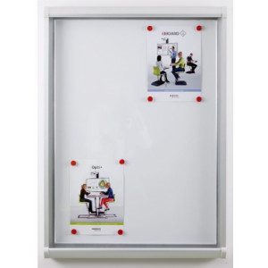 https://www.techni-contact.ovh/ressources/images/produits/merchandising/vitrine-d-affichage-a-porte-ouvrante-fond-tole-1010171-1.jpg - Encadrement en aluminium - Fond tôle - Porte battante
