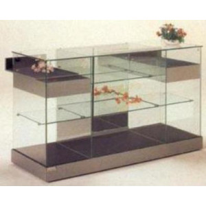 https://www.techni-contact.ovh/ressources/images/produits/merchandising/vitrine-d-exposition-en-verre-a-portes-coulissantes-218303-1.jpg - Dimensions 162 x 62,5 x 95H cm