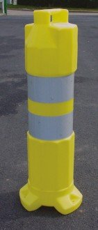 Jaune + collier blanc