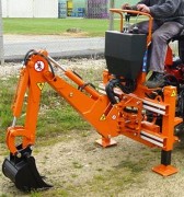 Pelle rétro pour tracteur