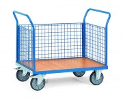 Chariot à plateaux