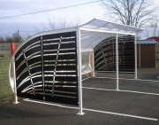 Abri pour fumeur à toit voûté